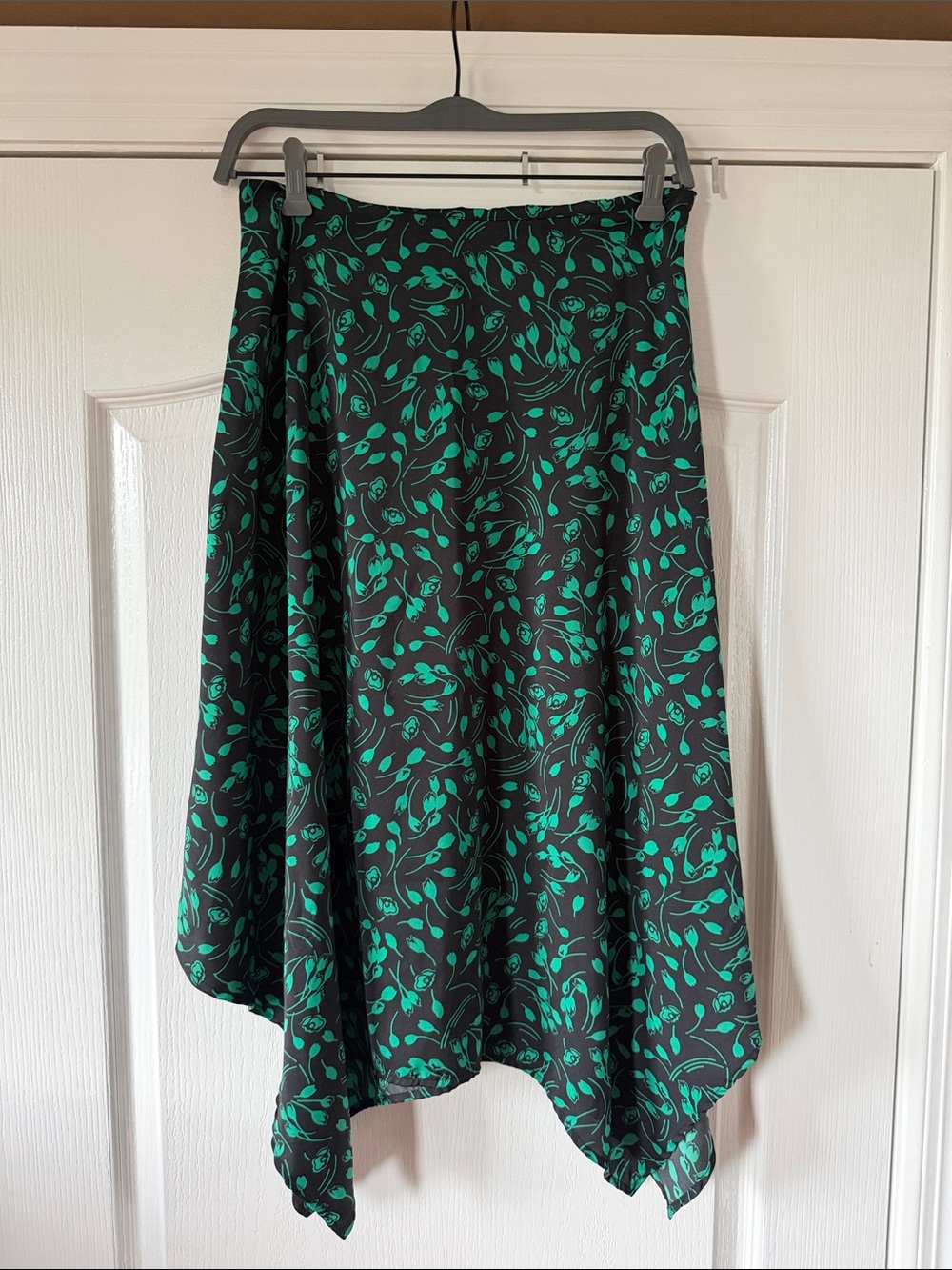 Black & Green Floral Handkerchief Hem Skirt